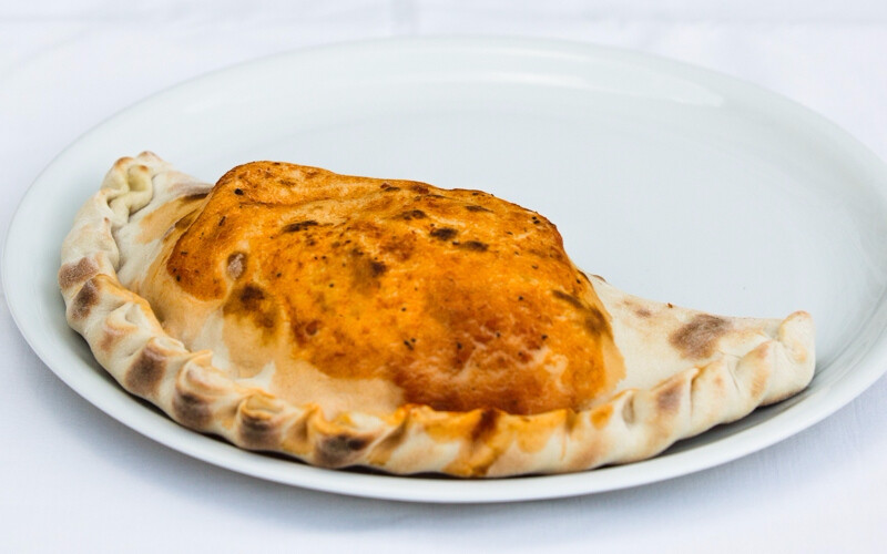 Закрытая пицца «Алла Дьволо»