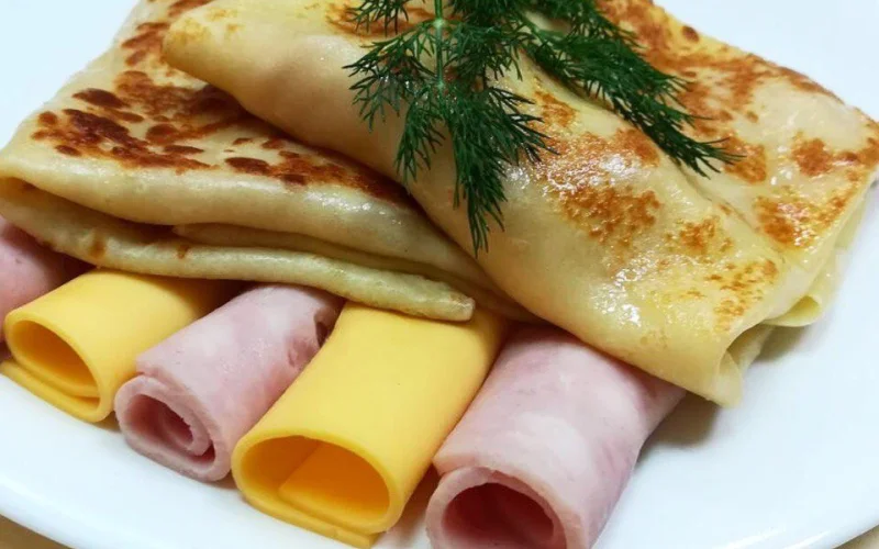 Блин с ветчиной и сыром