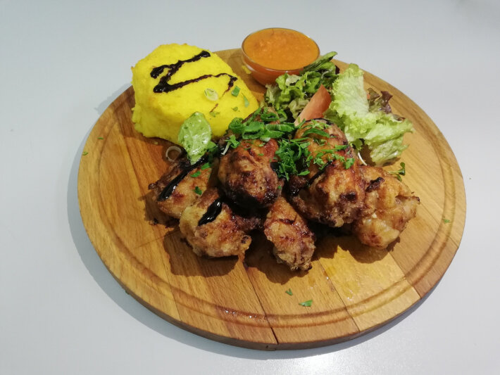 Крылья-гриль куриные с печёным картофелем