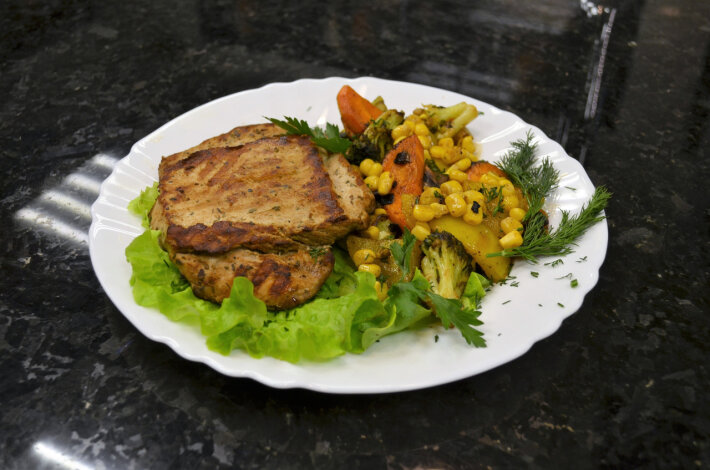 Стейк свиной на гриле