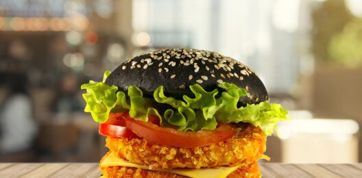 Black burger с двойной куриной котлетой