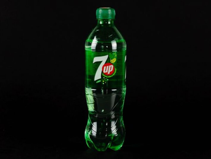 Напиток газированный «7Up»