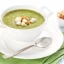 Суп-пюре из брокколи и лука-порея с чесночными гренками