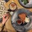 Яблочный пирог с корицей и яблочным чатни