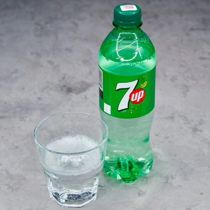 Газированный напиток «7Up»