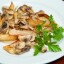 Картофельные дольки с грибами