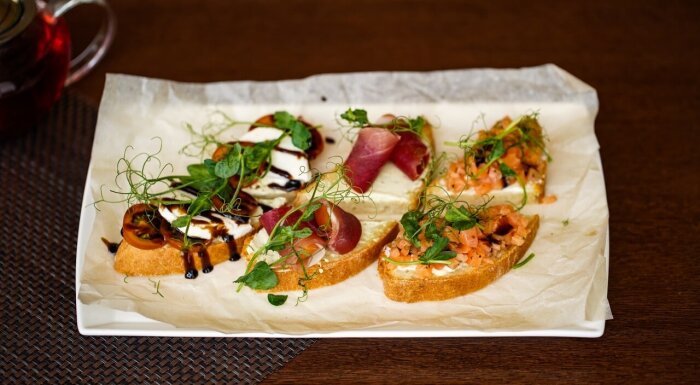 Кафе «Ночь, улица, фонарь...»