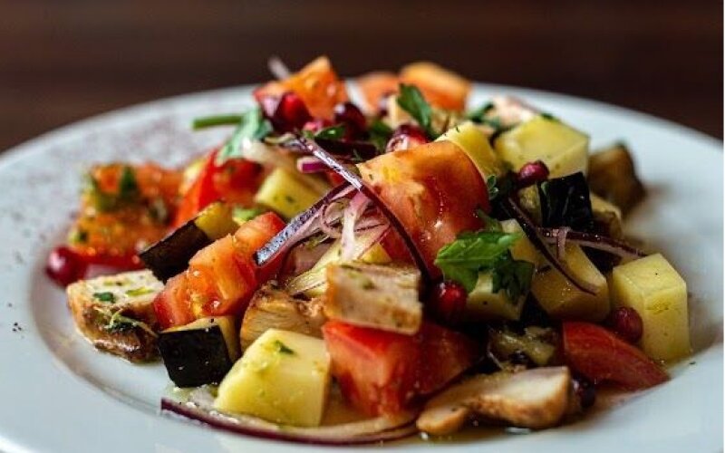 Салат с печёными баклажанами