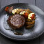Говядина c картофельными дольками и овощами на гриле
