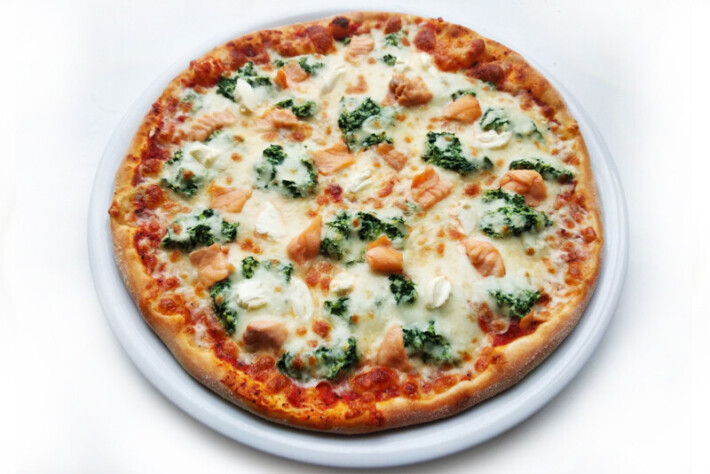Пицца «С лососем и шпинатом»