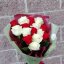 Букет из 15 красных и белых роз