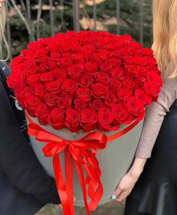Букет из 101 розы в коробке