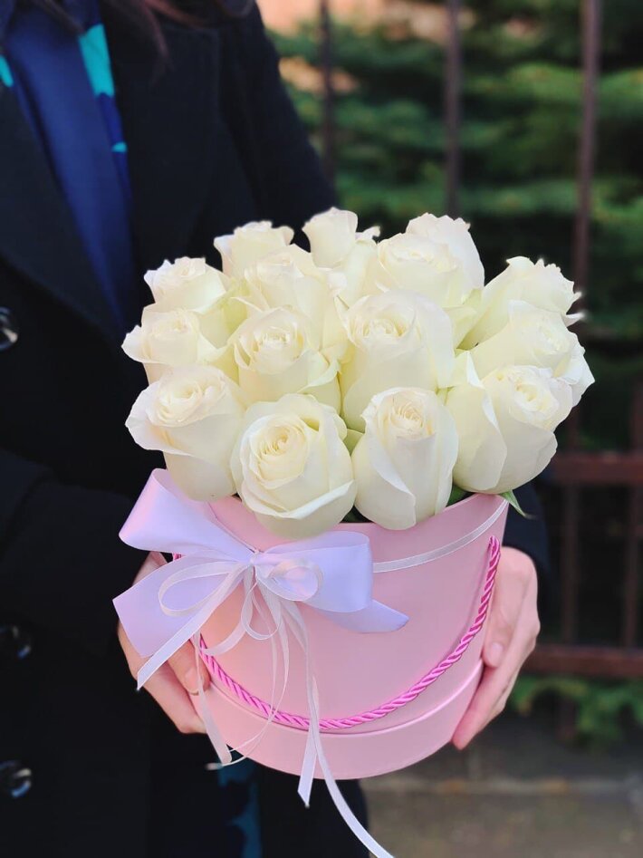 Букет из 17 роз в коробке