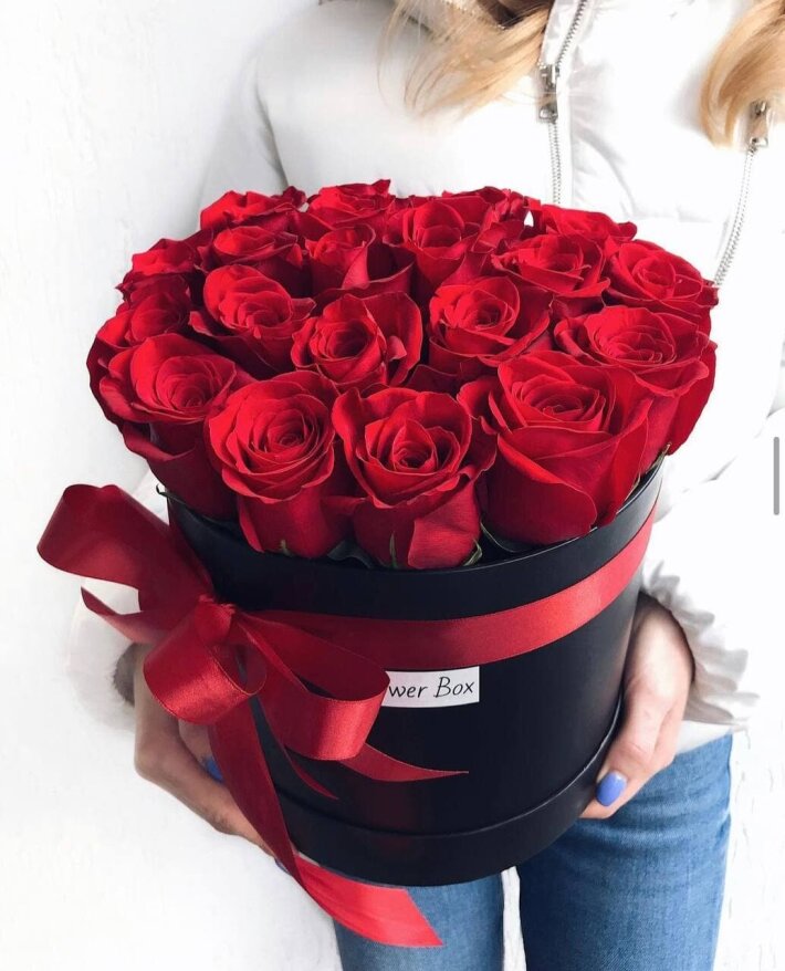 Букет из 21 розы в коробке
