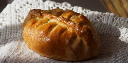 Пирожки с яблоком и  корицей