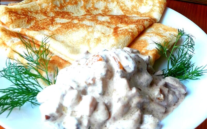 Мачанка с грибами и копчёностями