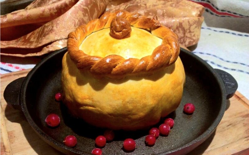 Съедобный горшочек со свининой