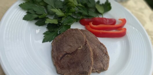 Мясо отварное