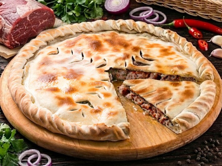 Пирог с говядиной и зеленью