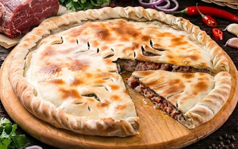 Пирог с говядиной и зеленью