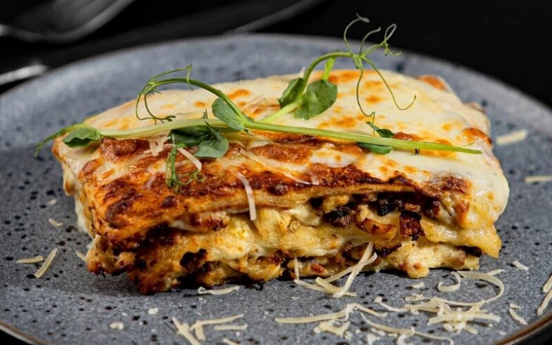 Лазанья с курицей и грибами