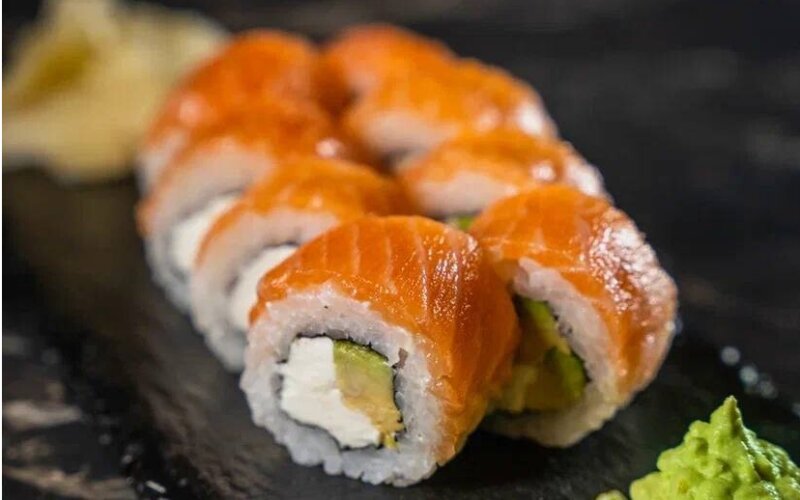 Ролл «Филадельфия» с огурцом