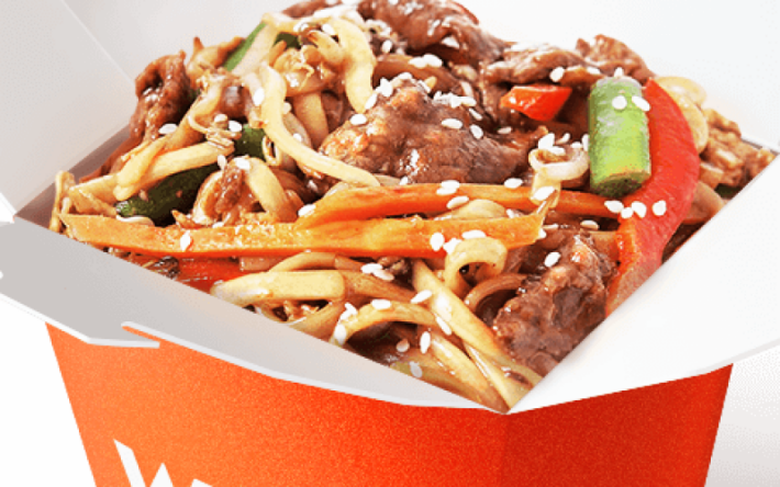 Party WOK: Говядина в соусе чили с яичной лапшой