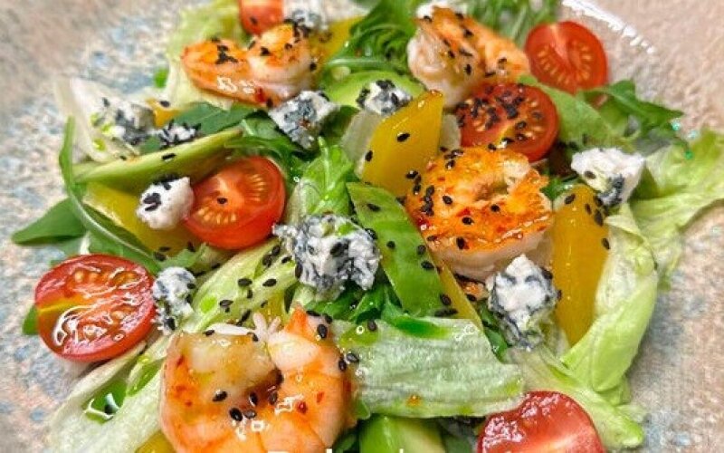 Салат с креветками