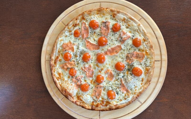 Пицца «Филадельфия с лососем»