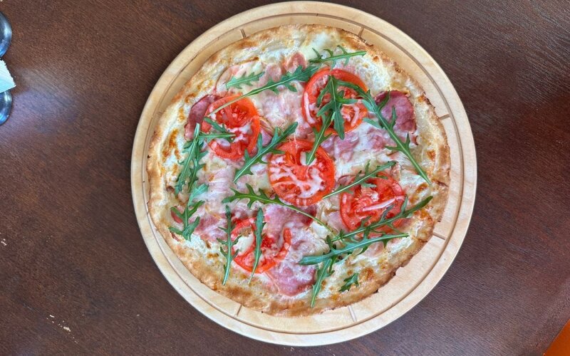 Пицца «Парма с рукколой»