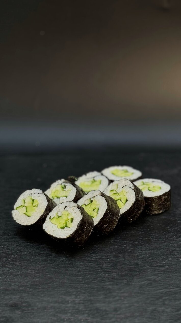 Маки с огурцом