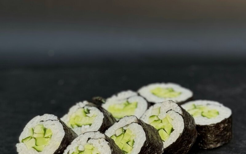 Маки с огурцом