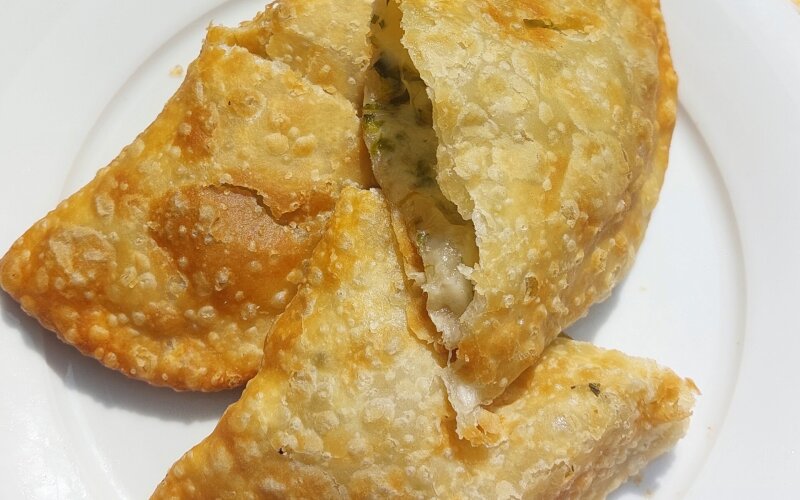 Чебурек с сыром и зеленью