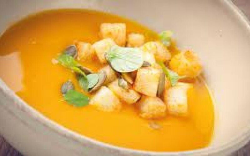 Суп-пюре из тыквы  с   гренками