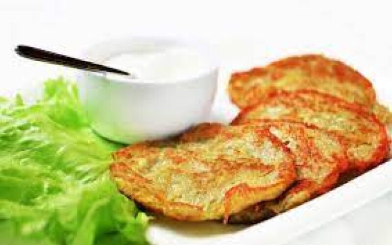 Драники со сметаной