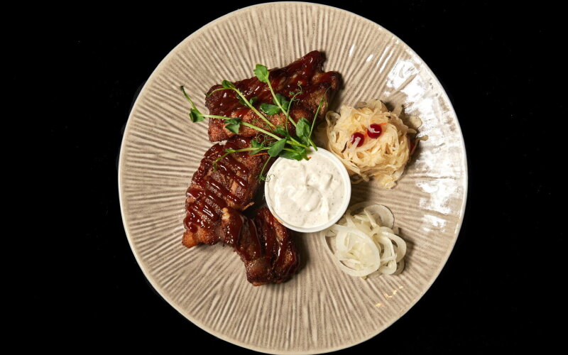 Ребра «BBQ» с картофелем