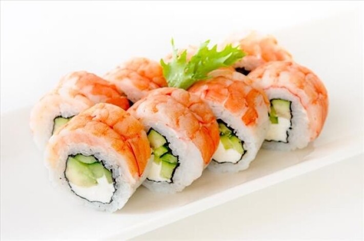 Ролл с креветкой и авокадо