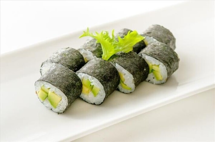 Ролл с авокадо