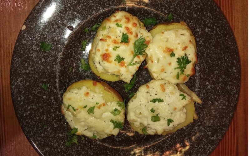 Картофель, запечённый с сыром