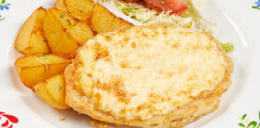 Куриная отбивная, запечённая с сыром