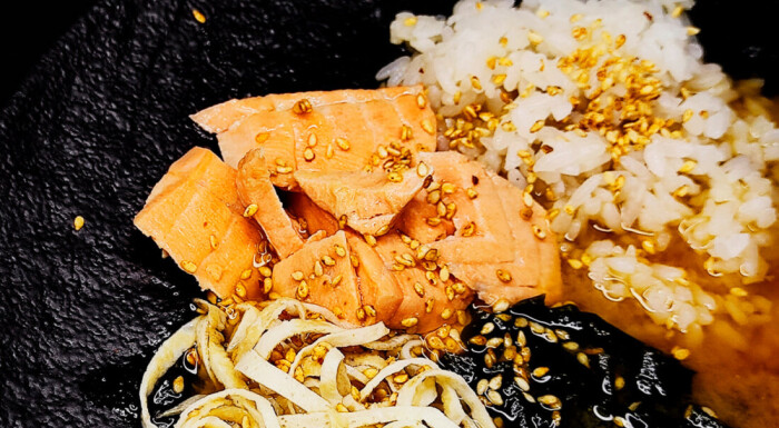 Служба доставки «ONI Sushi»