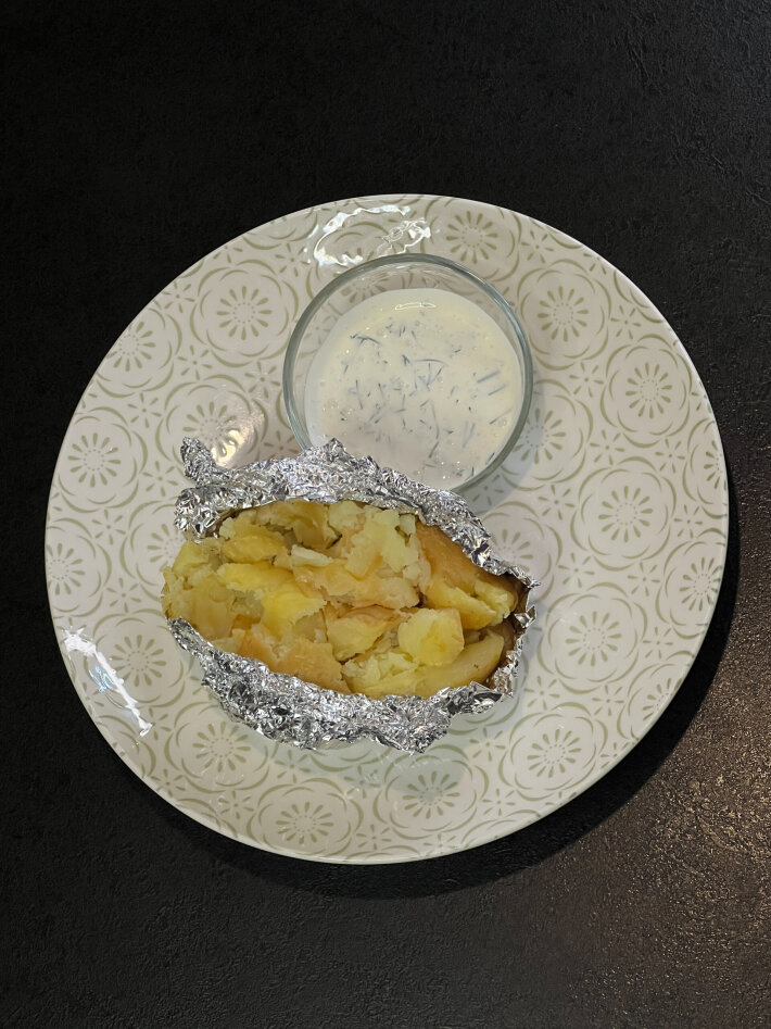 Картофель «Крошка» со сметанным соусом