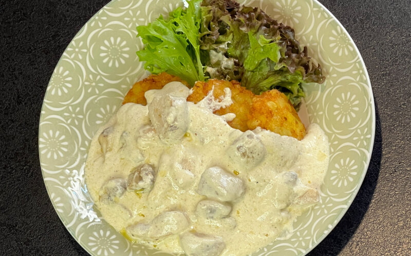 Той драники с курицей и грибами