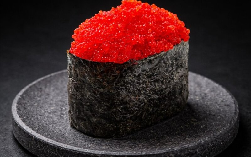 Гункан с икрой масаго