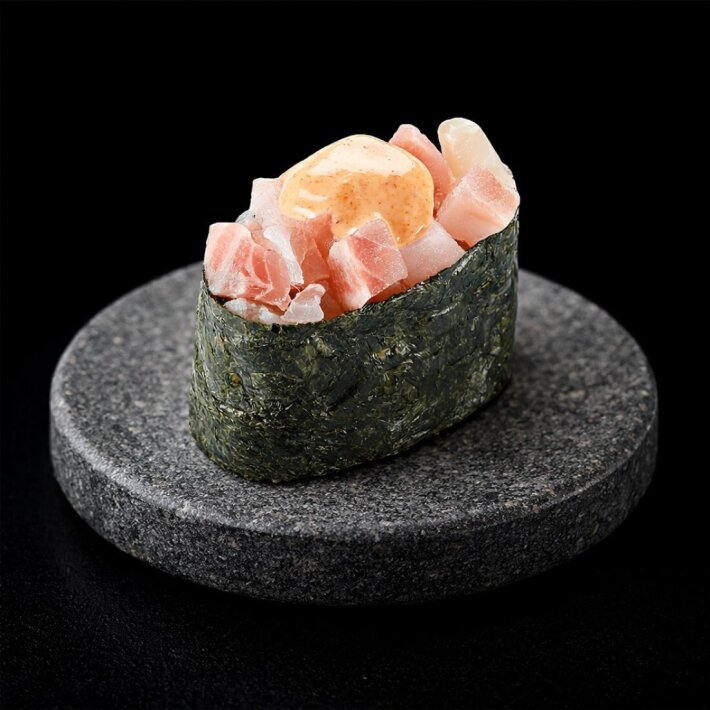 Гункан с окунем