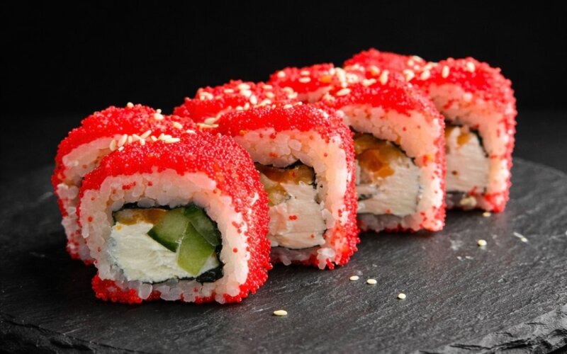 Ролл «Калифорния с лососем»