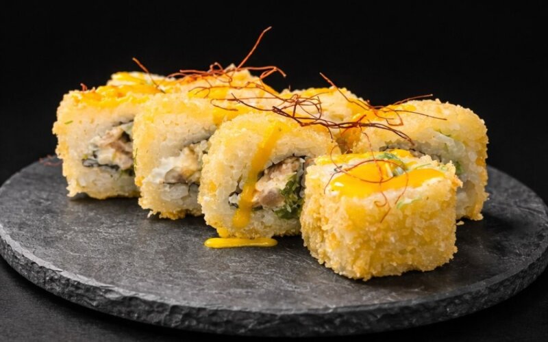 Темпура с тунцом и манго соусом