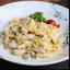 Паста с куриным филе,беконом и грибами