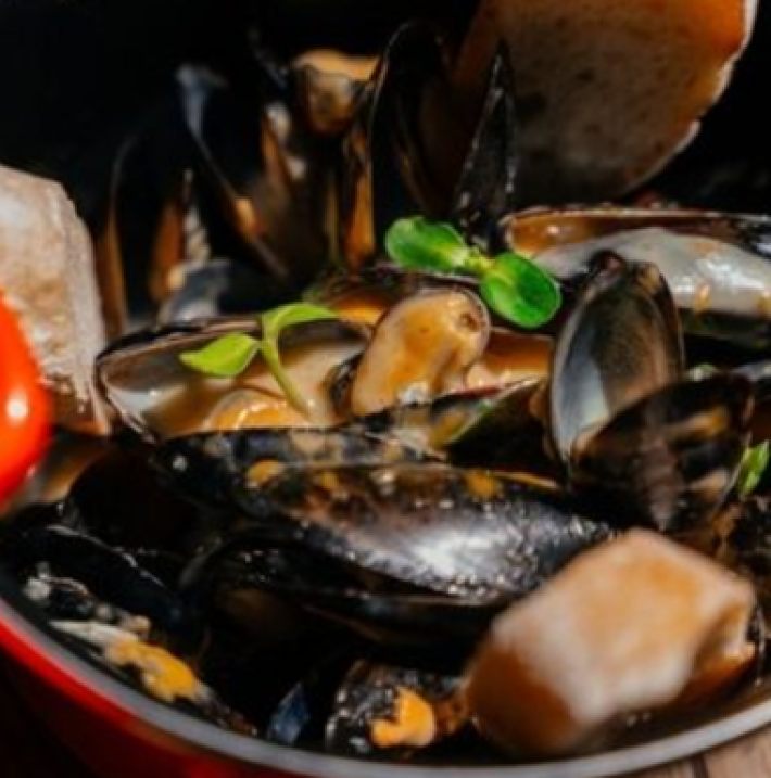 Мидии в соусе «Песто»