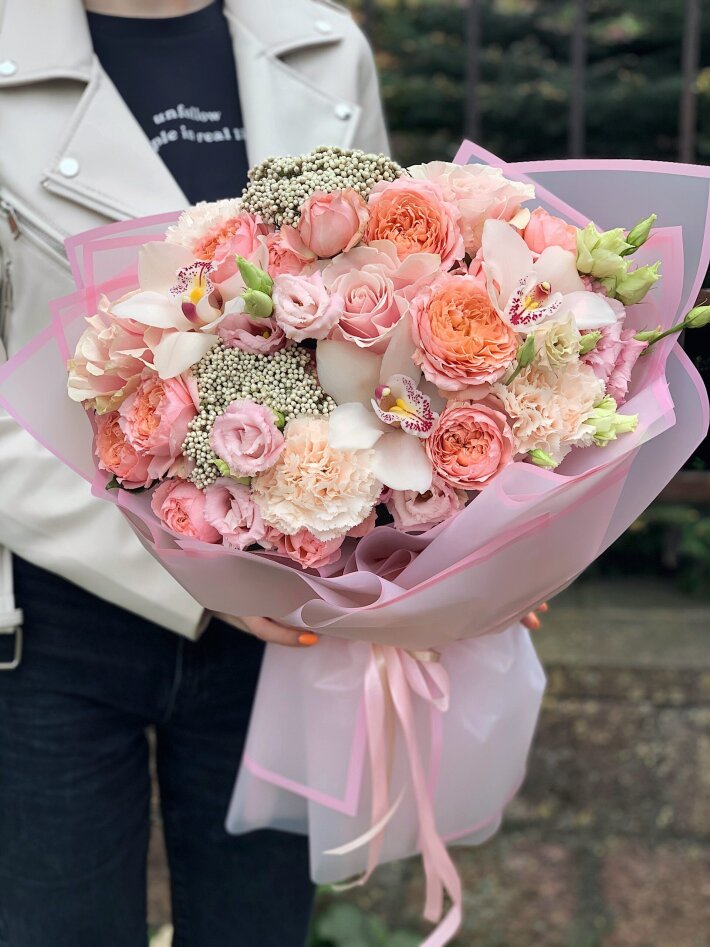 Букет 246 сборный с орхидеей и розой «Джульетта»